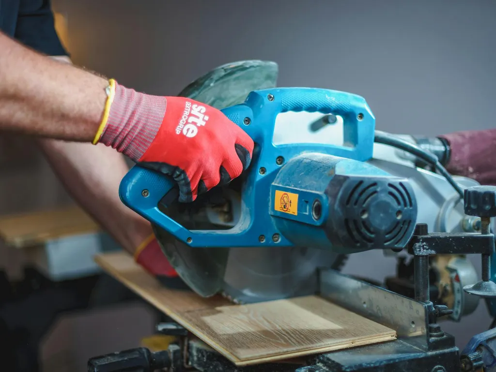 coupeuse-a-chantourner